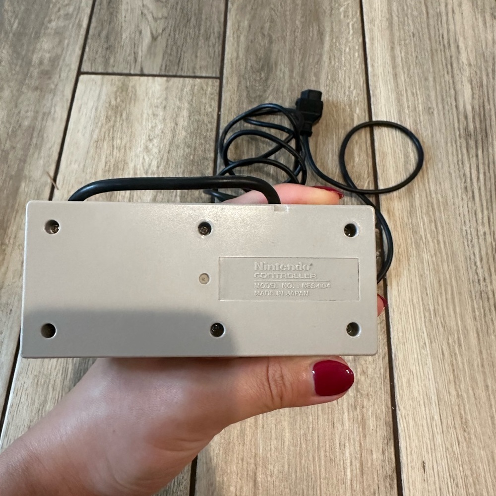Original Nintendo NES controller - Picture 3 of 4